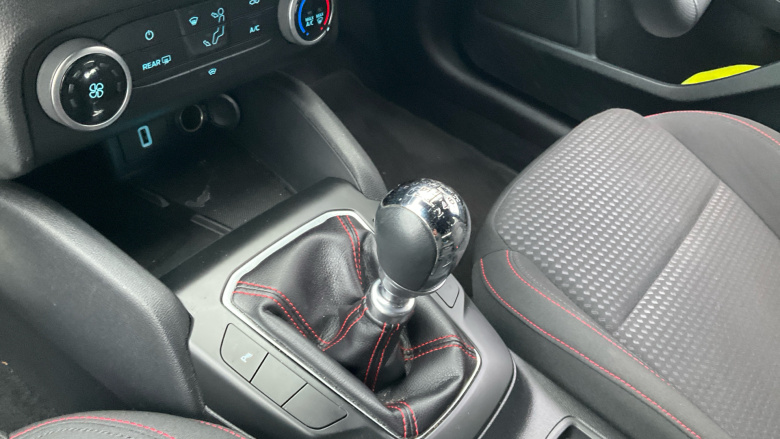 Ford Focus 1.0 EcoBoost Hybrid mHEV 155 ST-Line Edition 5dr Petrol Hatchback